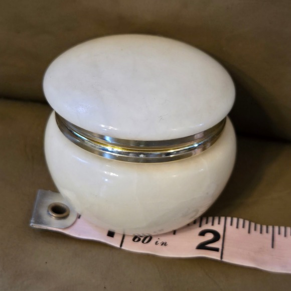 VTG Alabaster Trinket Box 2"‎ Round Gold Hinge Vanity Decor Collectible Keepsake - Picture 8 of 8